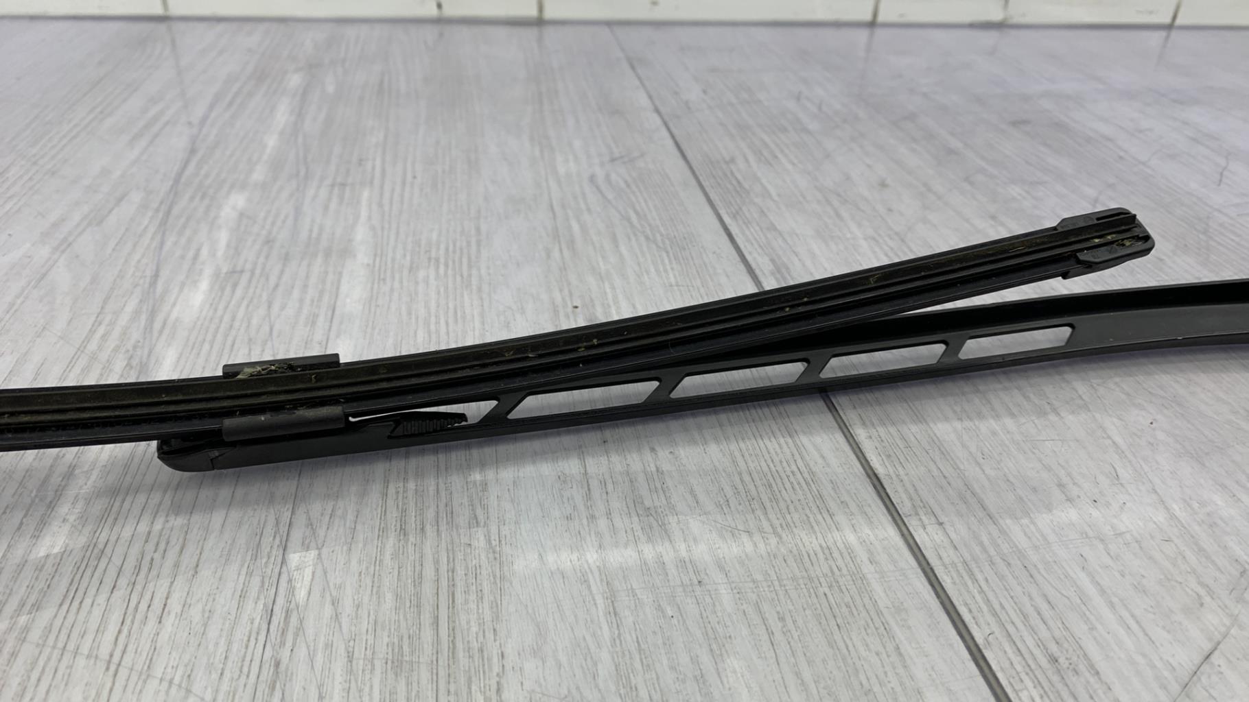 Braccio tergicristallo anteriore destro AUDI A3 2 SPORTBACK PHASE 2 Diésel - 1