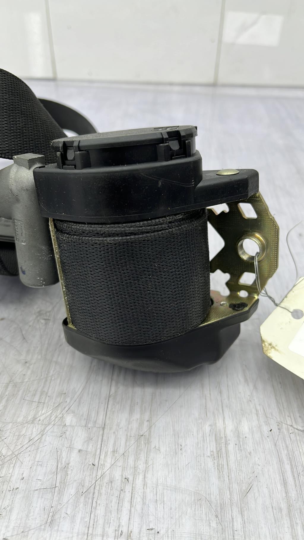 Cintura di sicurezza anteriore destra MERCEDES CLASSE E 124 PHASE 2 Diésel - 1