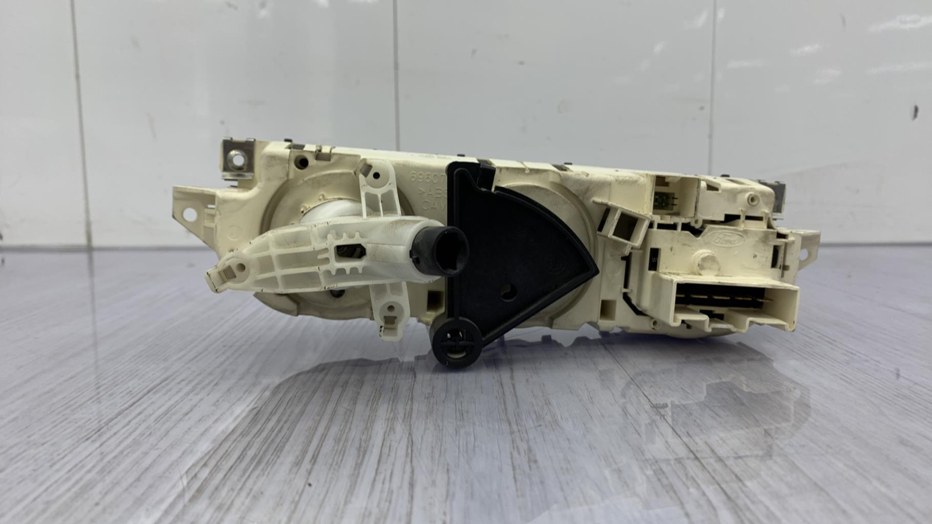 Commande chauffage FORD FOCUS 2 PHASE 1 Diesel - 1