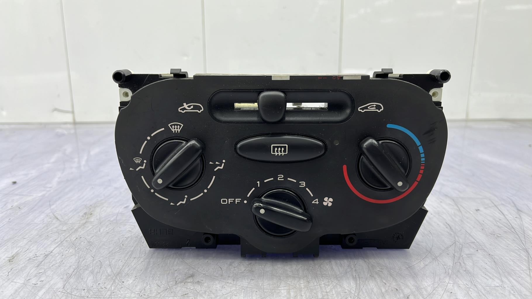 Commande chauffage PEUGEOT 206 PHASE 1 Essence - 1