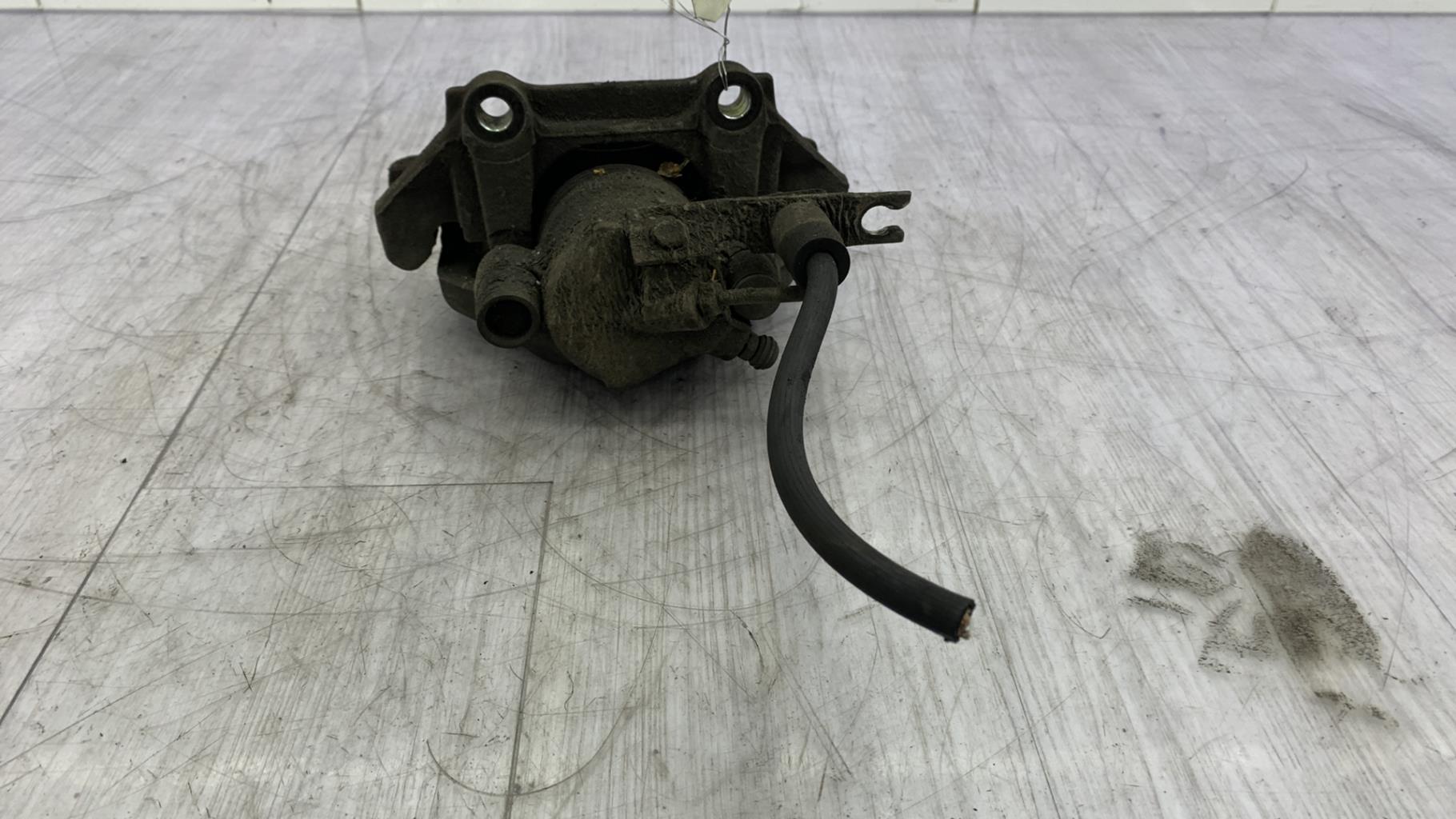 Pinza freni anteriore destra AUDI A4 1 PHASE 1 Diésel - 1