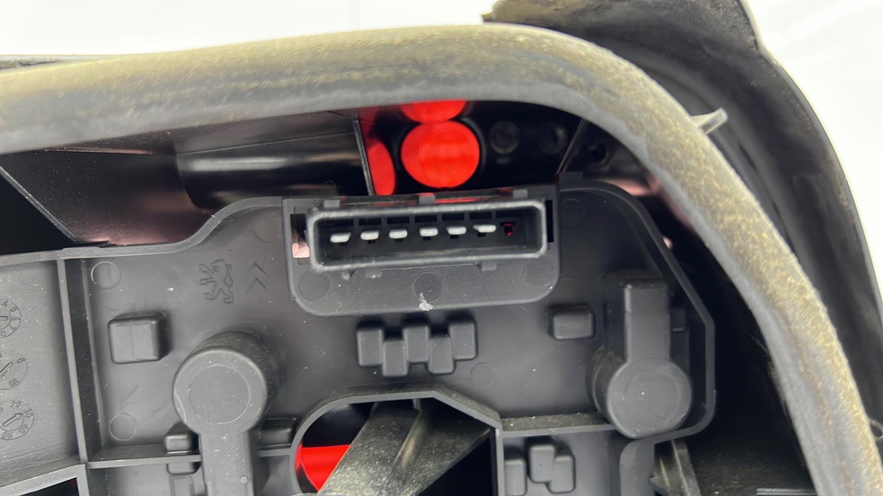 Fanale posteriore principale destro (luci) CITROEN XSARA PHASE 2 Diésel - 1