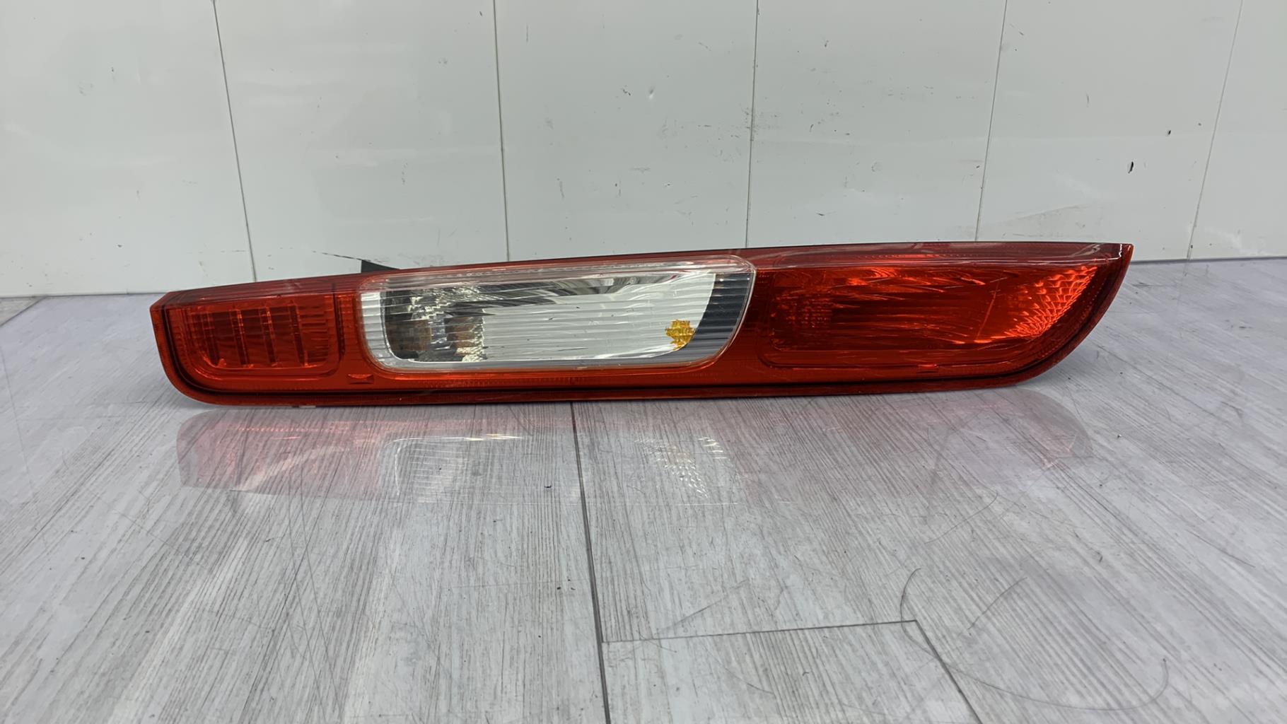 Fanale posteriore principale sinistro (luci) FORD FOCUS 2 PHASE 1 Diésel - 1