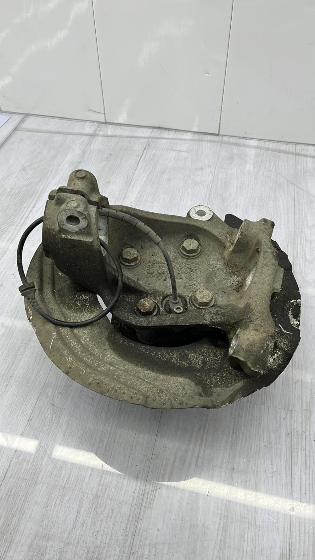 Fusee avant droit BMW SERIE 3 E90 PHASE 1 Diesel - 1