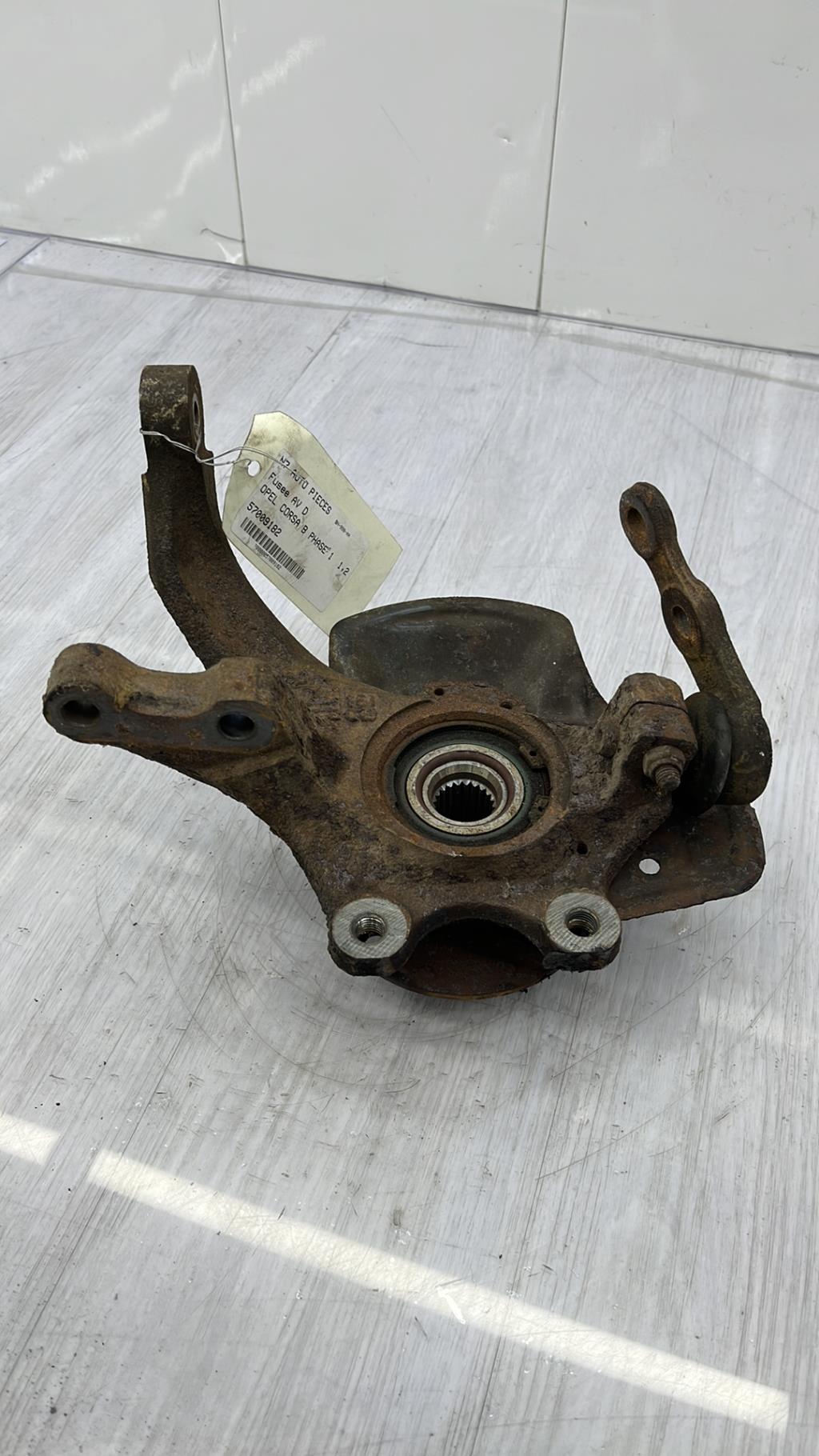 Fusee avant droit OPEL CORSA B PHASE 1 Essence - 1