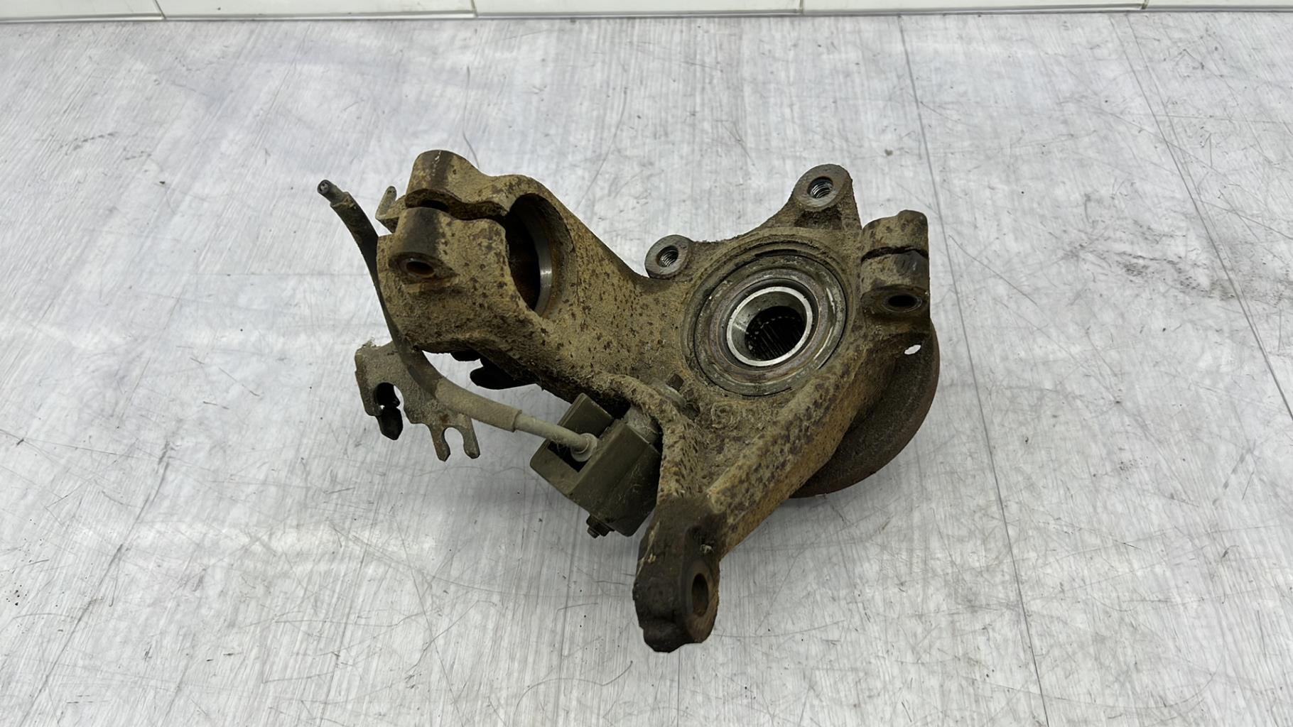 Fusee avant gauche CITROEN XSARA PHASE 2 Diesel - 1
