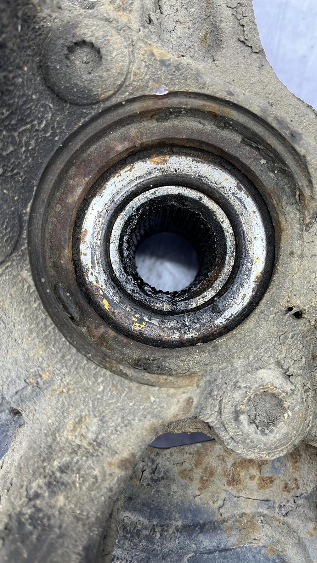 Fusee avant gauche VOLKSWAGEN GOLF 5 Diesel - 1