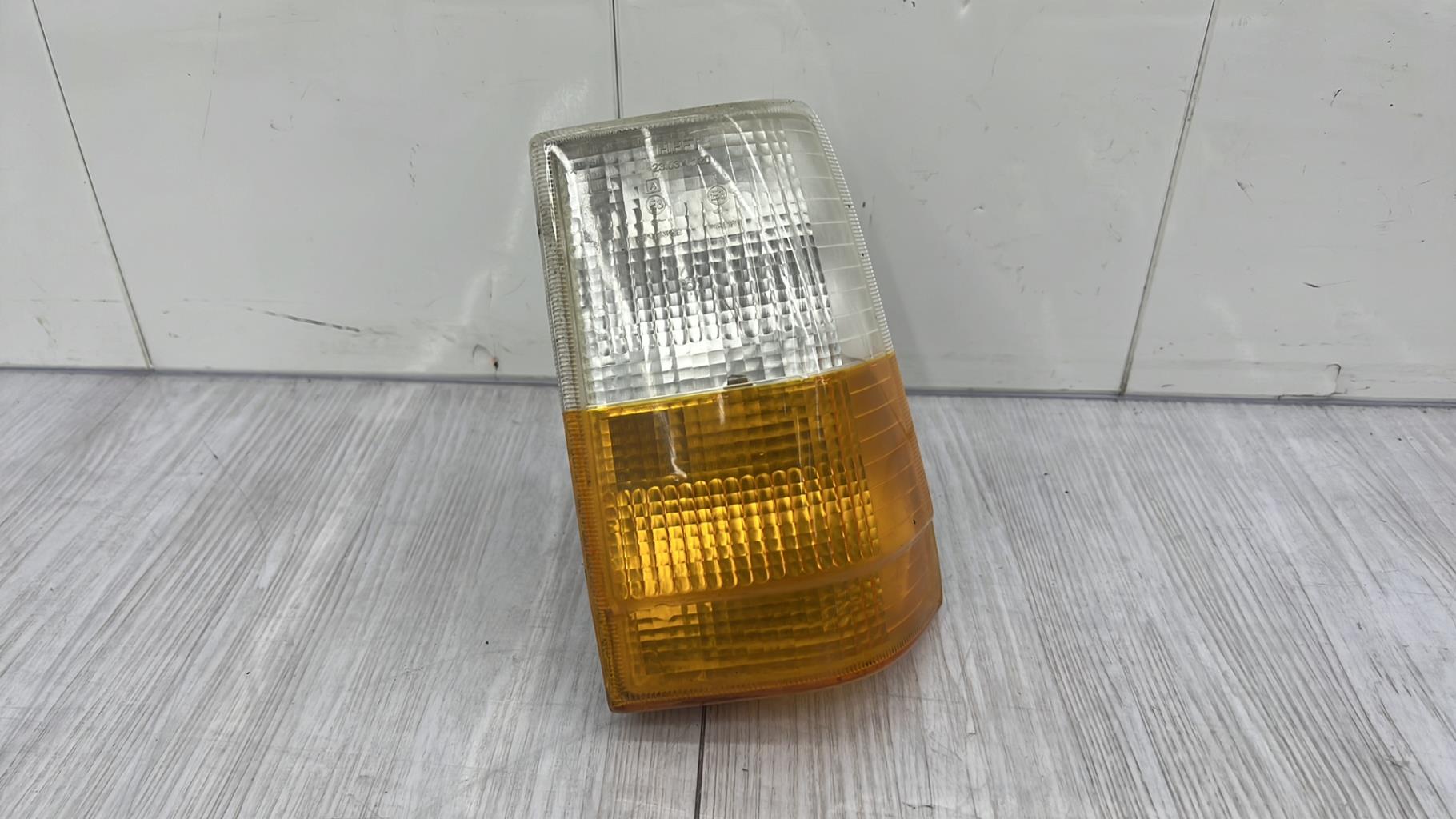 Gruppo ottico anteriore secondario sinistro (luci)(freccia) VOLVO 740 PHASE 2 BREAK Gasolina - 1