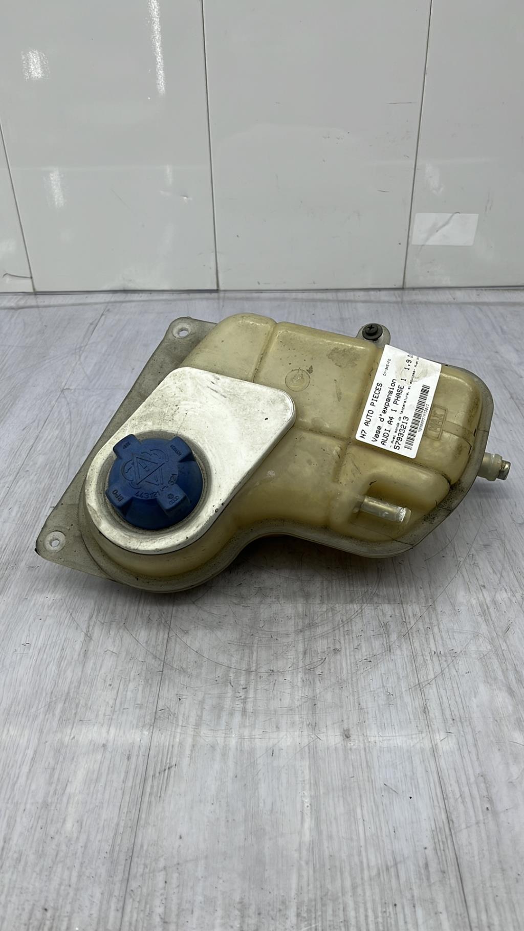 Vase d'expansion AUDI A4 1 PHASE 1 Diesel - 1