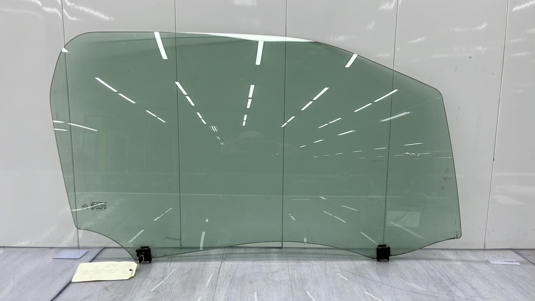 Vitre avant droit CITROEN DS3 PHASE 1 Essence - 1