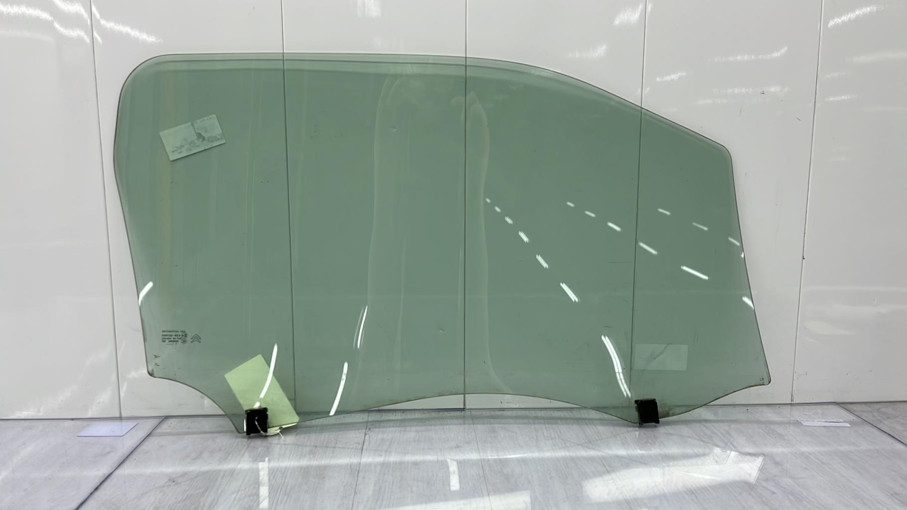 Vitre avant gauche CITROEN DS3 PHASE 1 Essence - 1