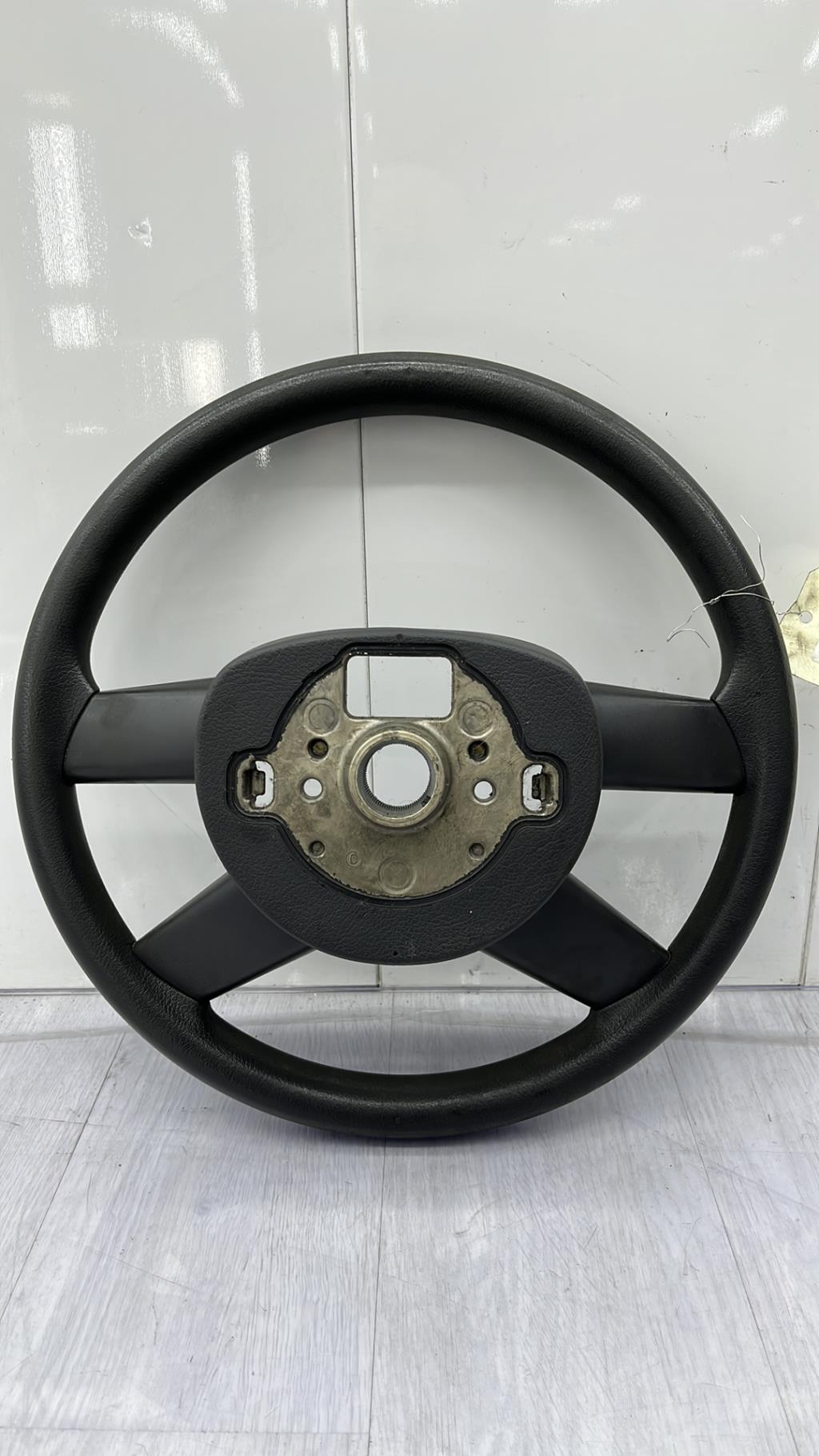 Volant VOLKSWAGEN GOLF 5 Diesel - 1