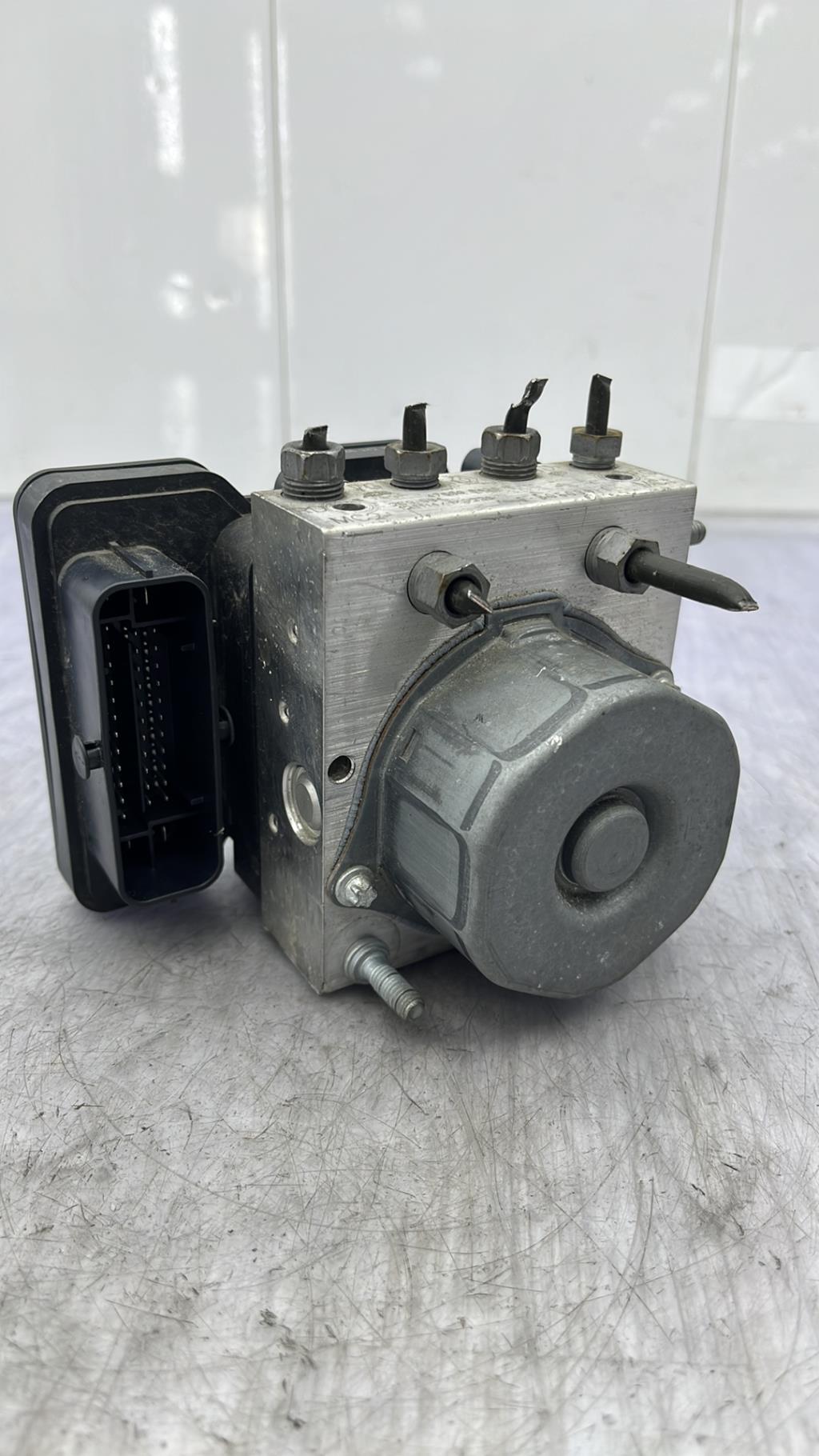 Blocco ABS (antibloccaggio freni) RENAULT CLIO 4 PHASE 1 Diésel - 1