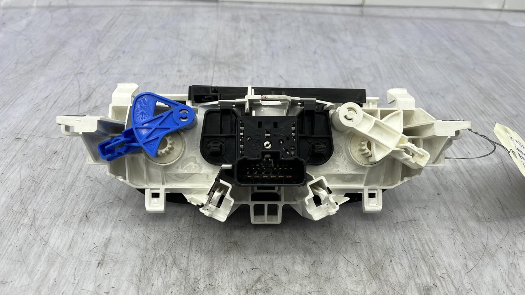 Commande chauffage RENAULT TWINGO 2 PHASE 1 Essence - 1