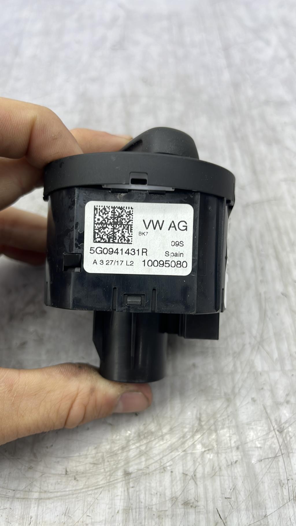 Commande de phare VOLKSWAGEN POLO 6 PHASE 1 Essence - 1