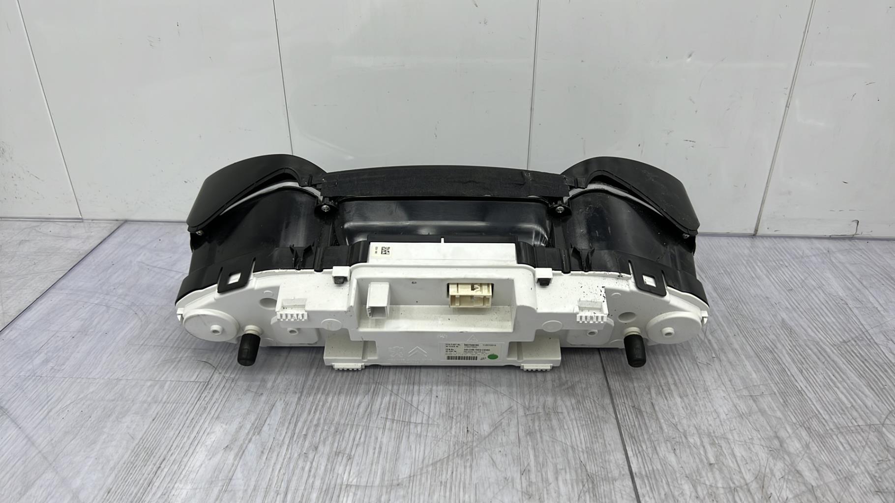 Compteur PEUGEOT 308 2 PHASE 1 Diesel - 1