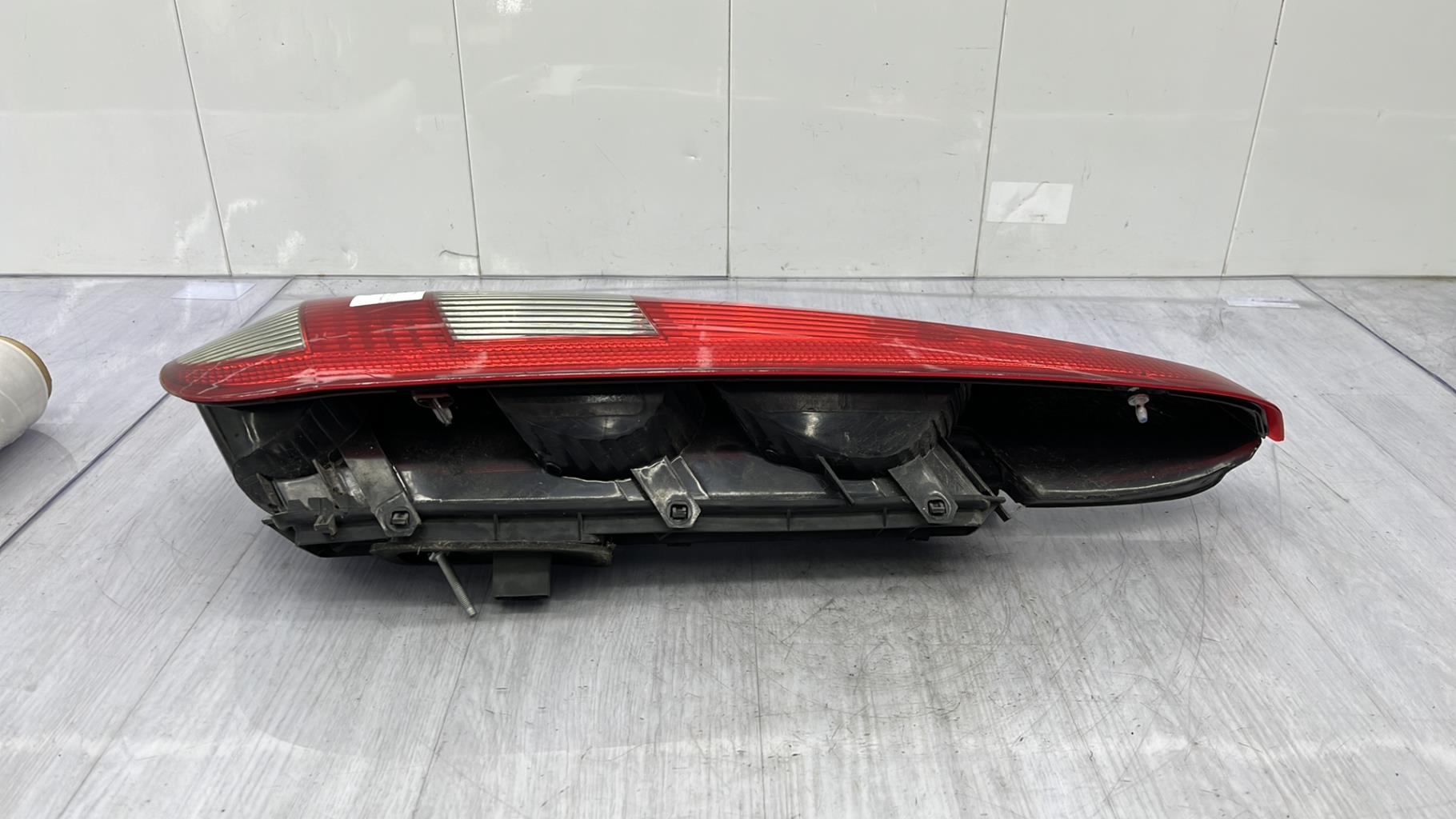 Fanale posteriore principale destro (luci) FORD FIESTA 5 PHASE 1 Gasolina - 1