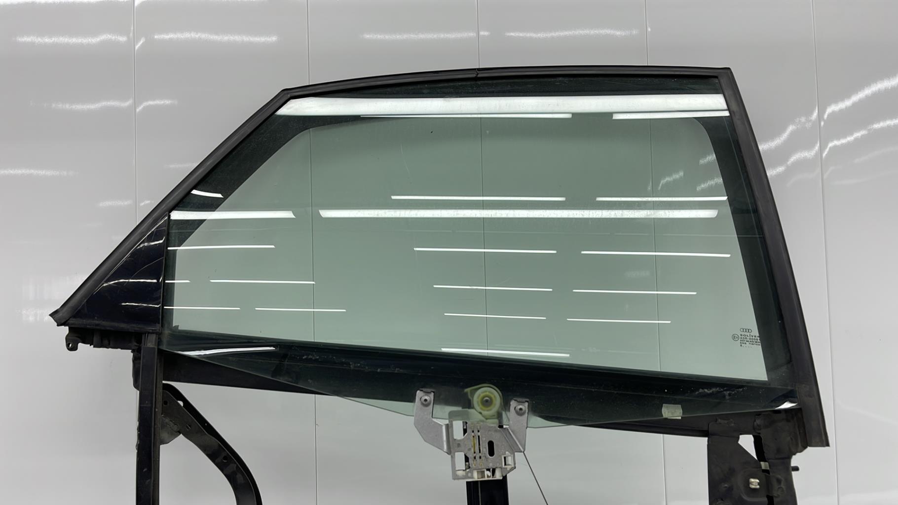 Alzacristalli elettrico posteriore destro AUDI A6 2 PHASE 1 Diésel - 1