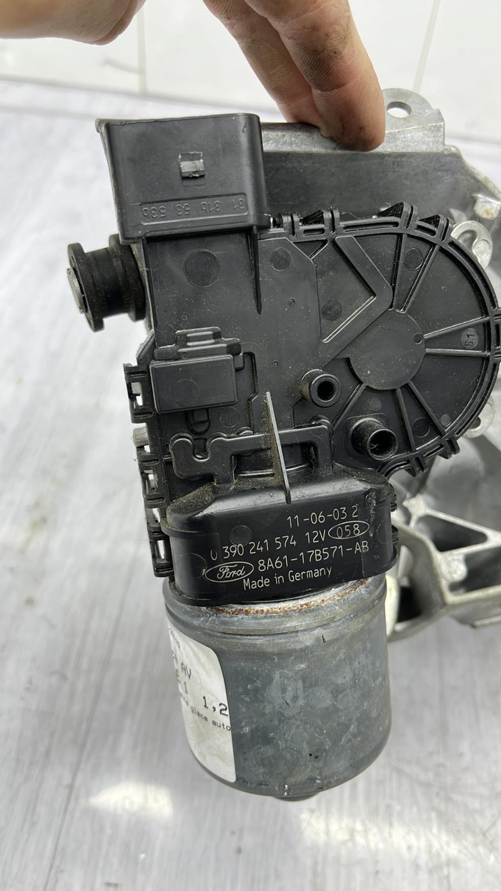 Motore tergicristallo anteriore FORD FIESTA 6 PHASE 1 Gasolina - 1