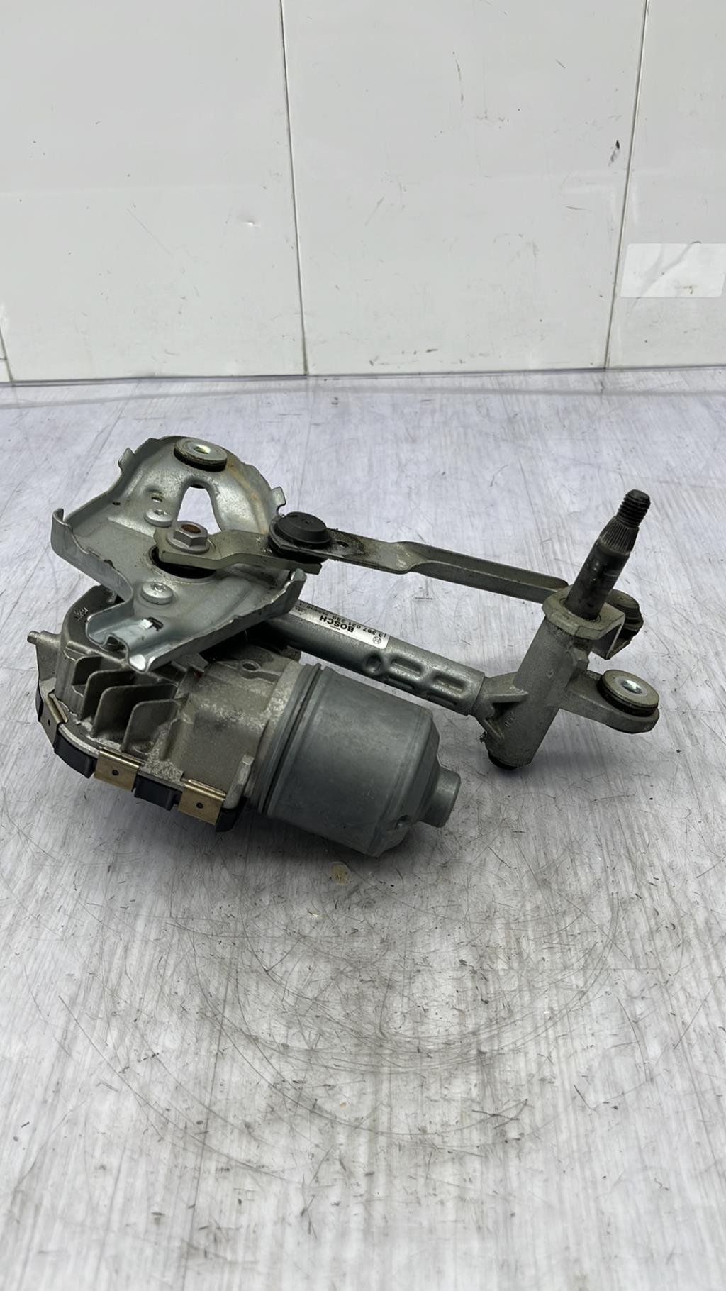Motore tergicristallo anteriore destro PEUGEOT 3008 1 PHASE 1 Diésel - 1
