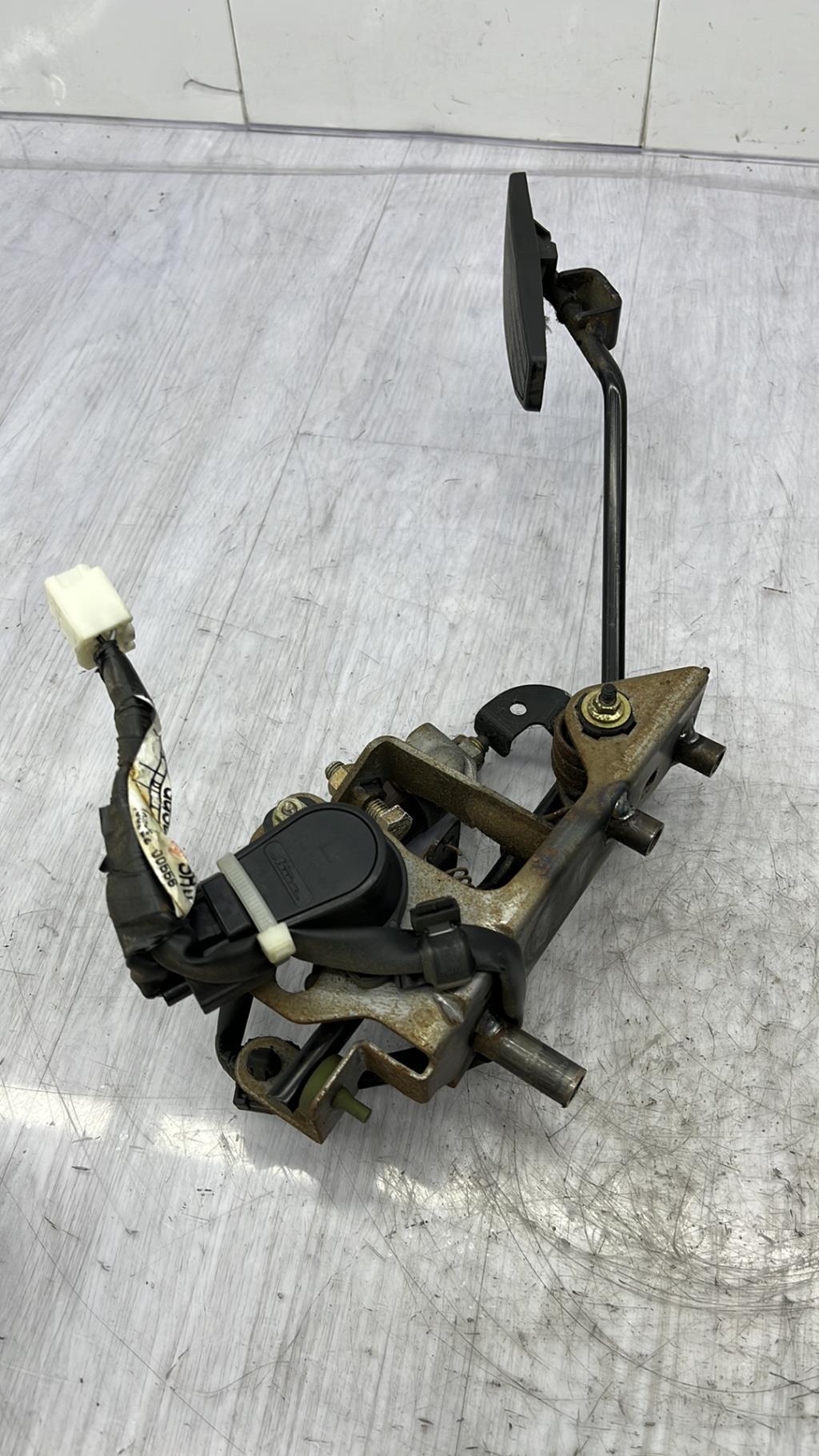 Pedale d'accelerateur MAZDA 626 4 PHASE 2 Diesel - 1