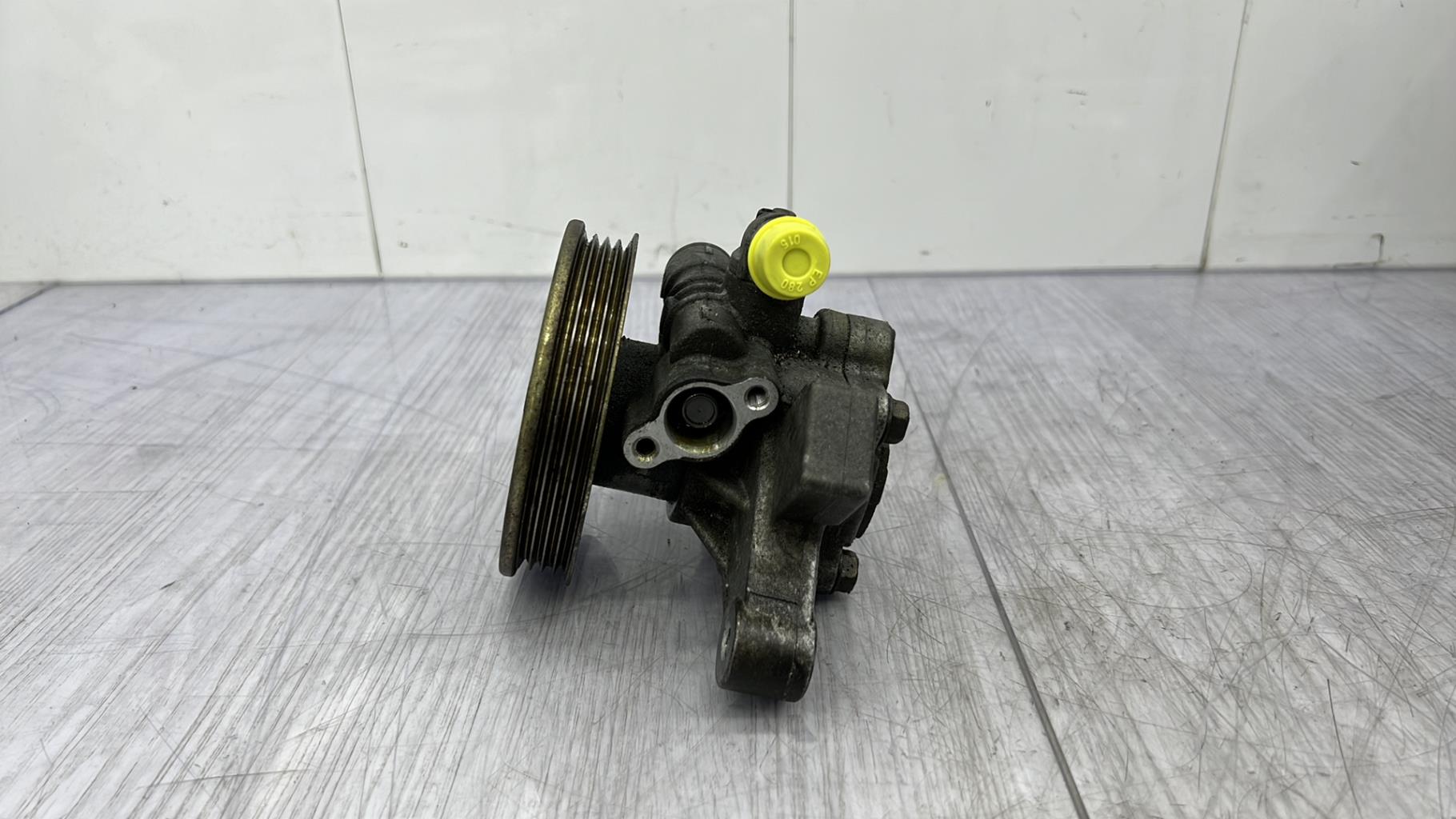 Pompe de direction HONDA CR-V 1 Essence - 1