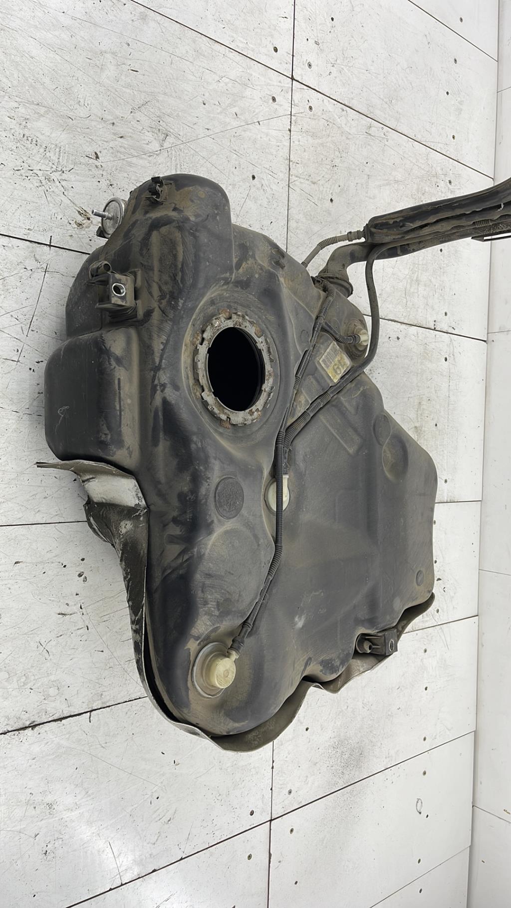 Serbatoio VOLKSWAGEN GOLF 5 Gasolina - 1