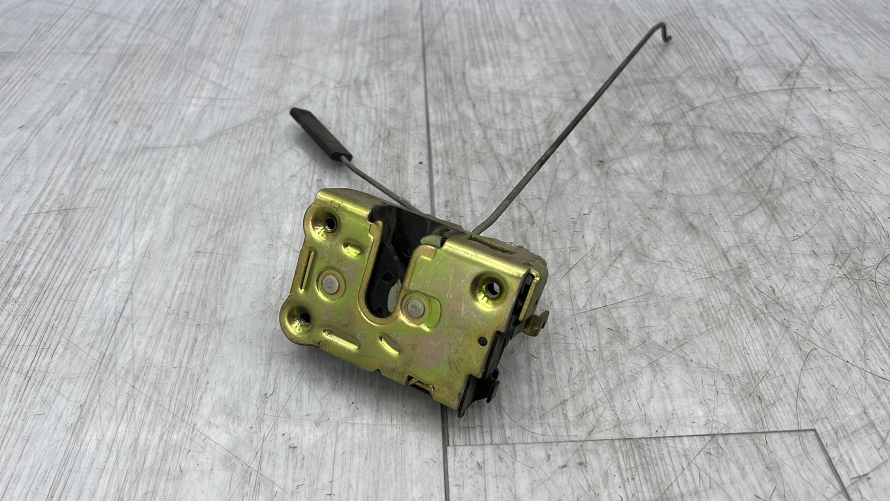 Serrure avant droit RENAULT R5  - 1