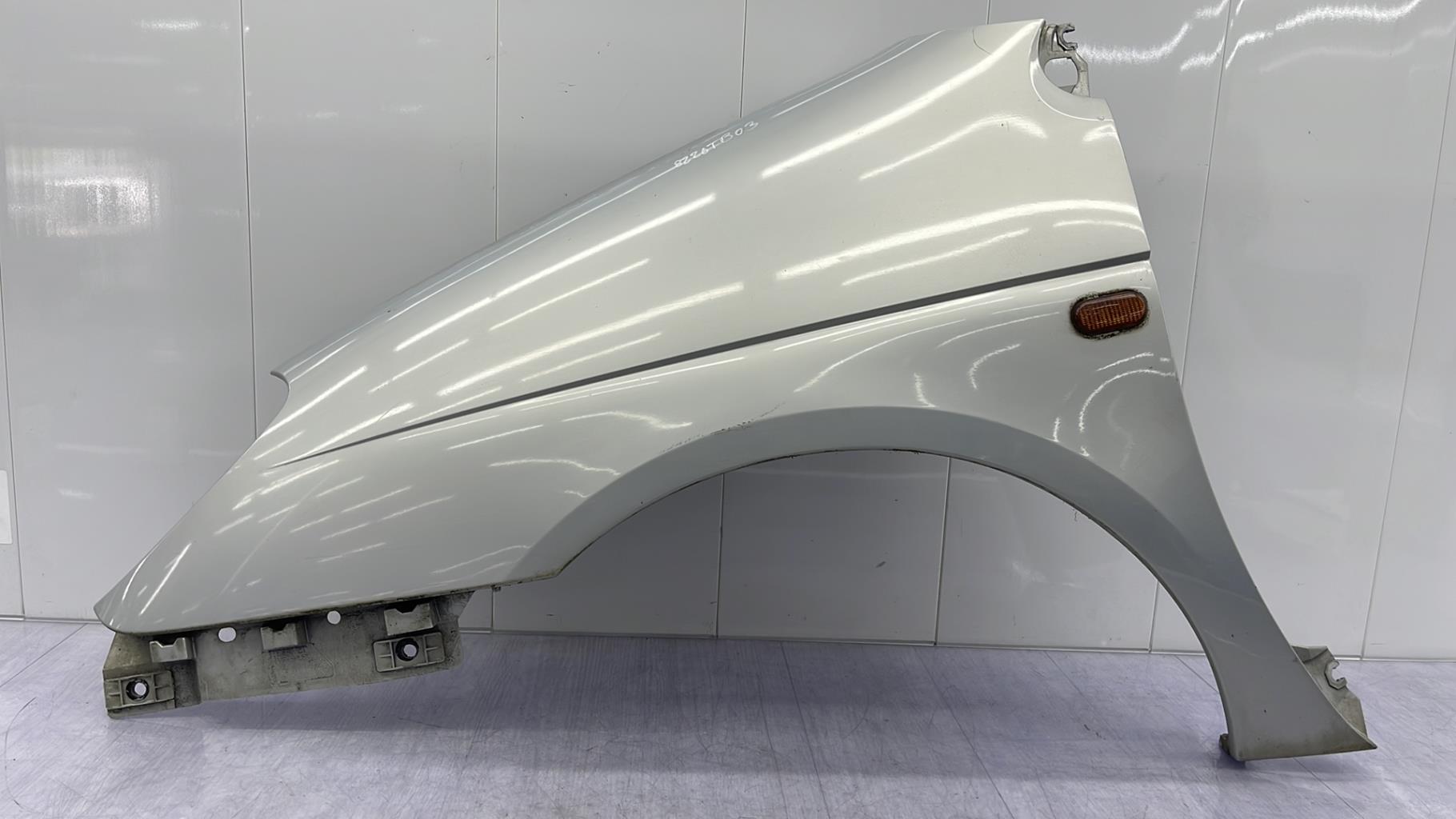 Parafango anteriore sinistro RENAULT SCENIC 1 PHASE 2 Gasolina - 1