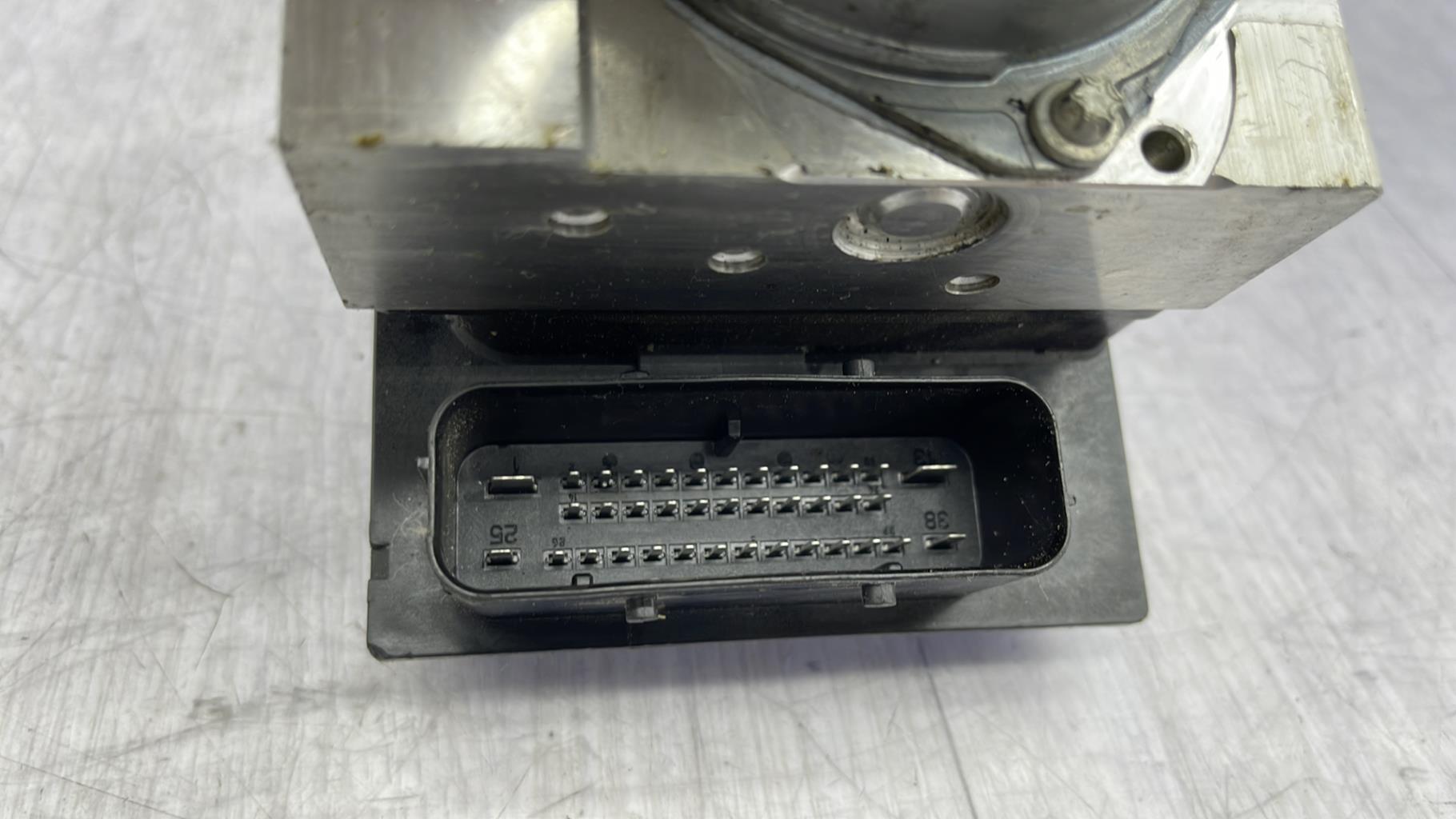 Bloc ABS (freins anti-blocage) BMW X3 E83 PHASE 1 Diesel - 1