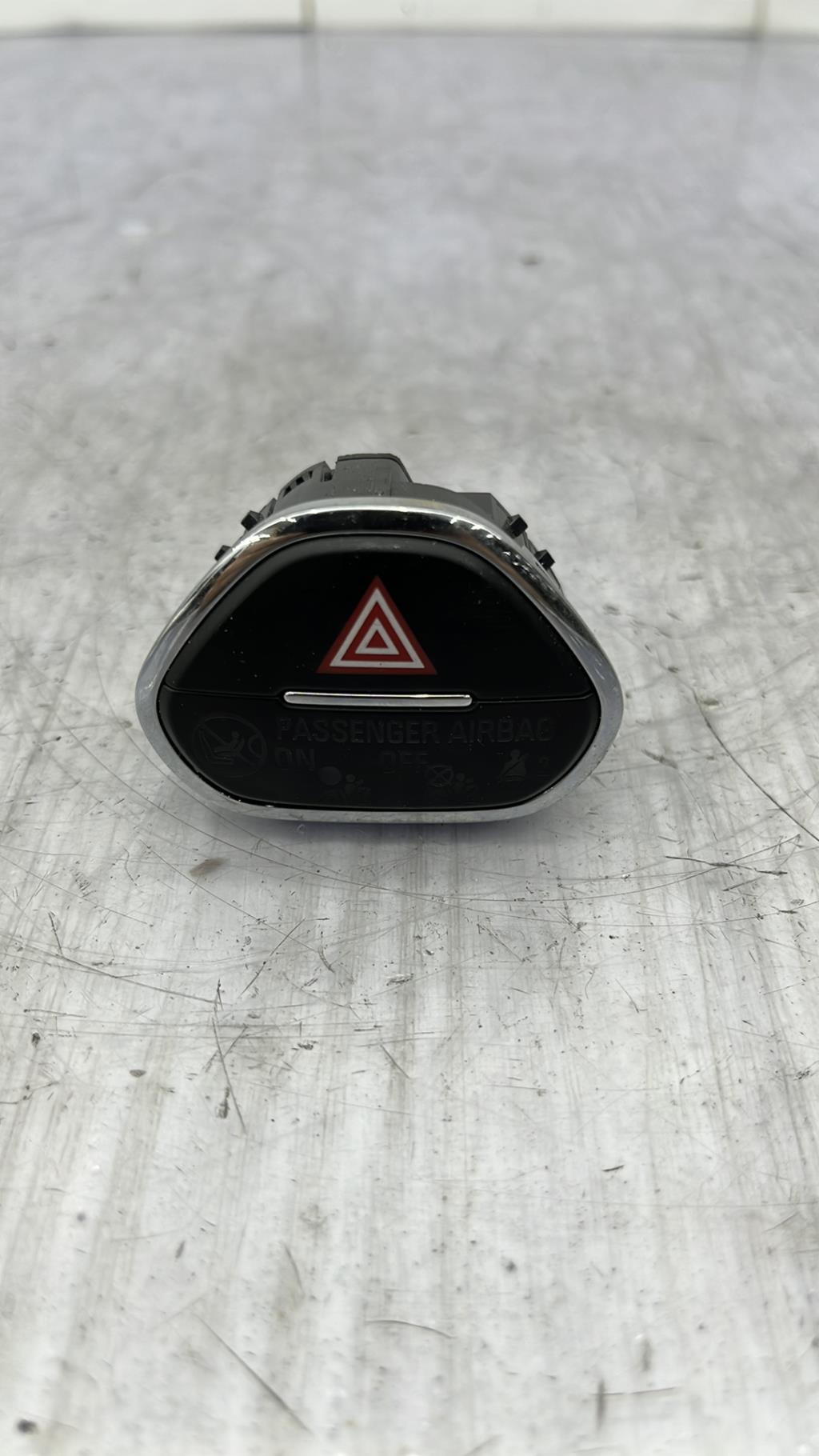 Bouton de warning OPEL CORSA E Essence - 1
