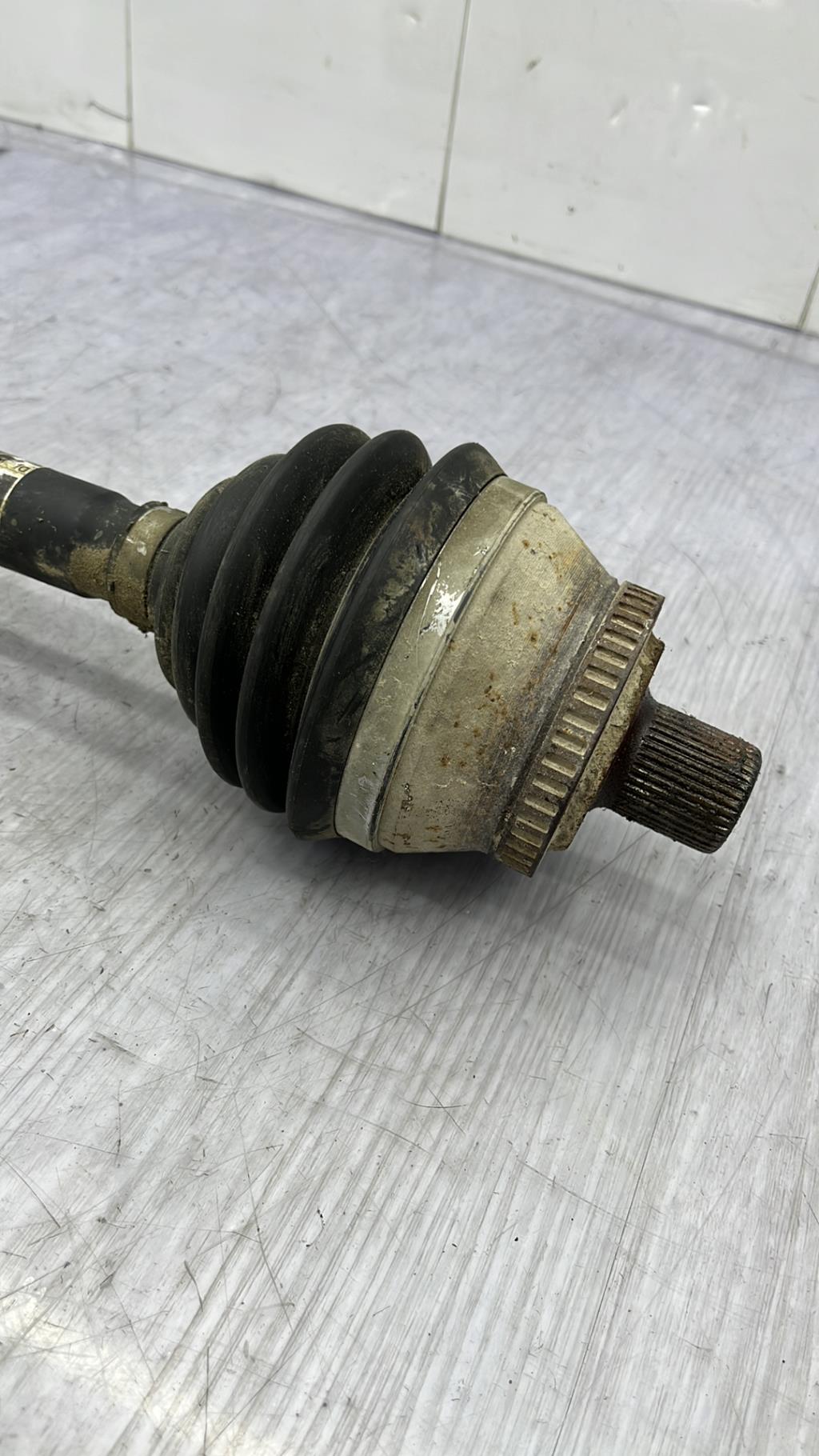 Giunto cardanico albero di trasmissione sinistro AUDI A4 2 AVANT PHASE 2 BREAK Diésel - 1