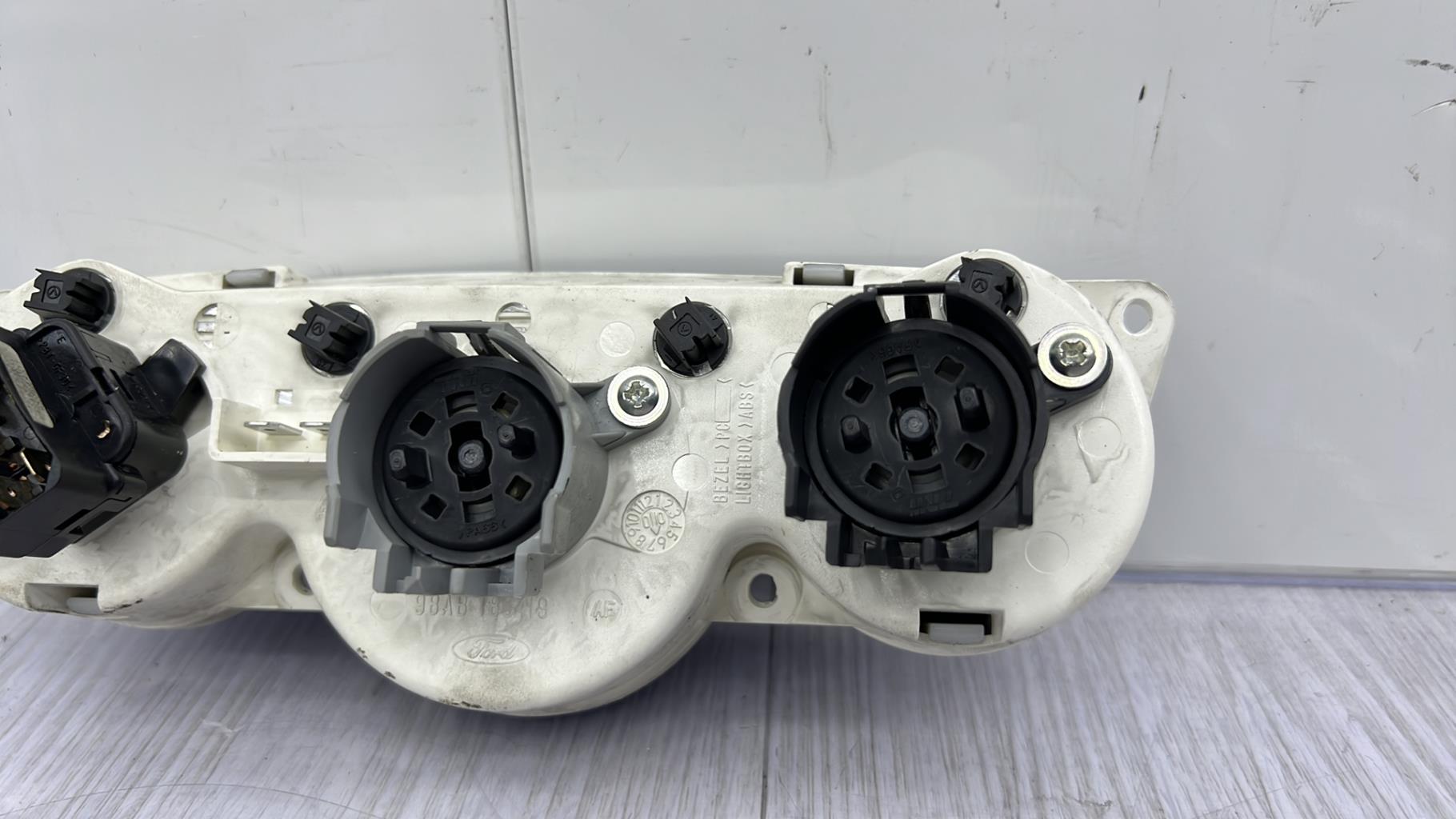 Commande chauffage FORD FOCUS 1 BREAK Diesel - 1