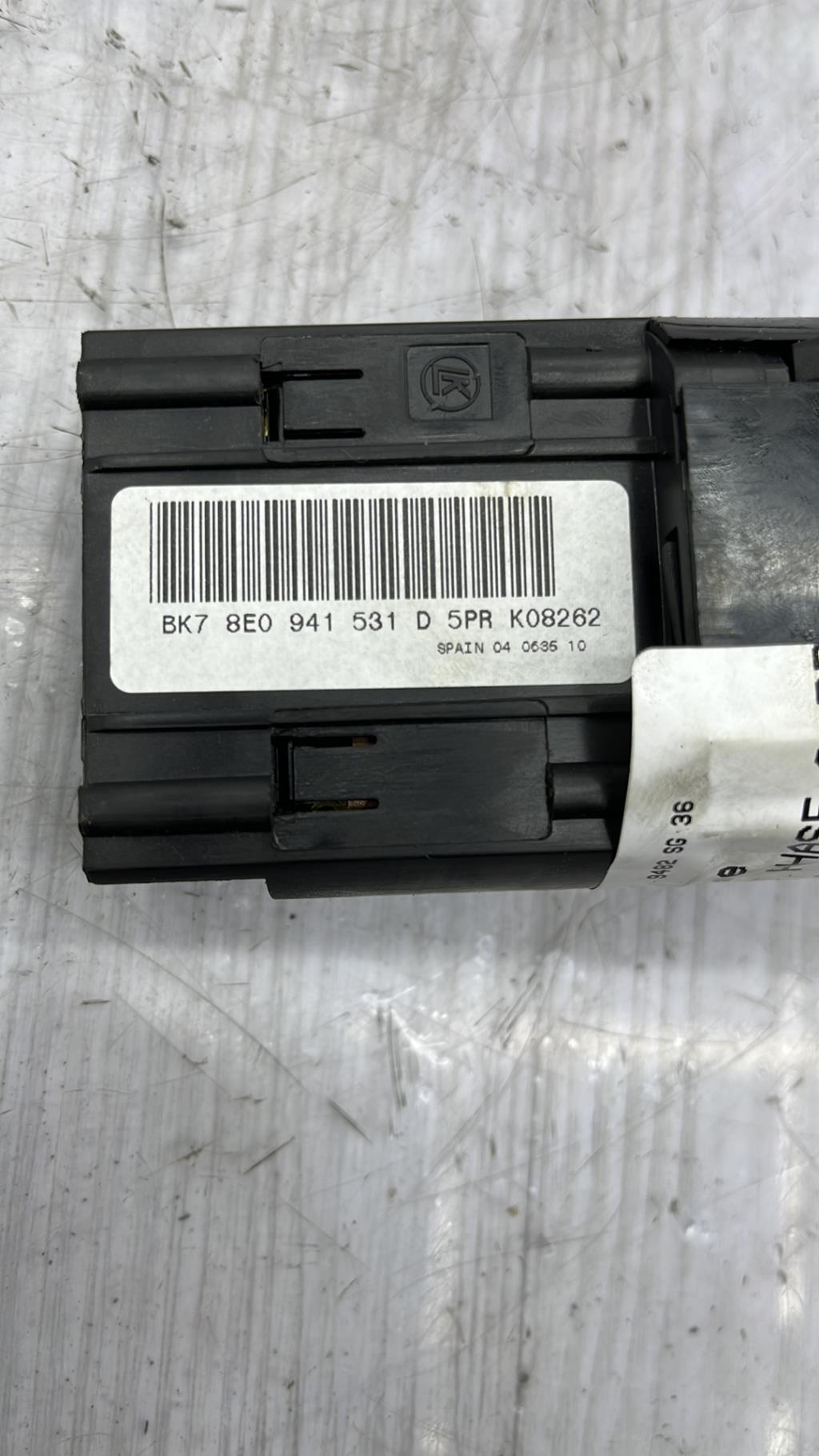 Commande de phare AUDI A4 2 AVANT PHASE 2 BREAK Diesel - 1