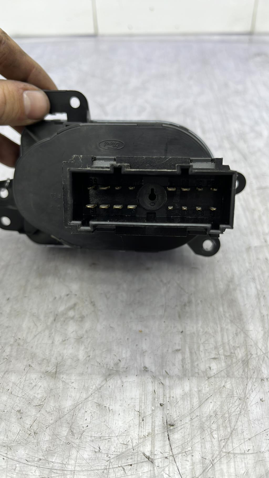 Commande de phare FORD FIESTA 5 PHASE 1 Diesel - 1