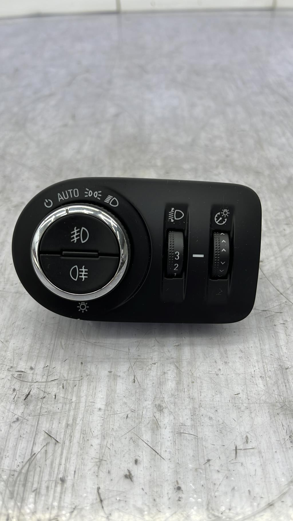 Commande de phare OPEL CORSA E Essence - 1