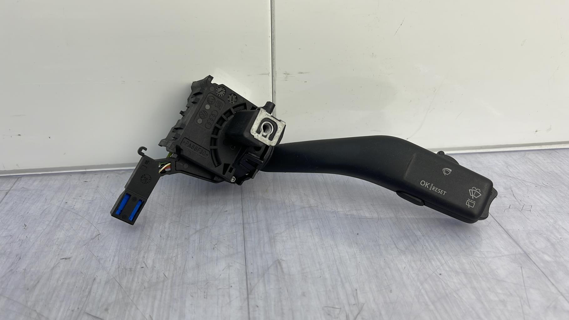Commodo d'essuie glaces AUDI A3 2 PHASE 1 Diesel - 1
