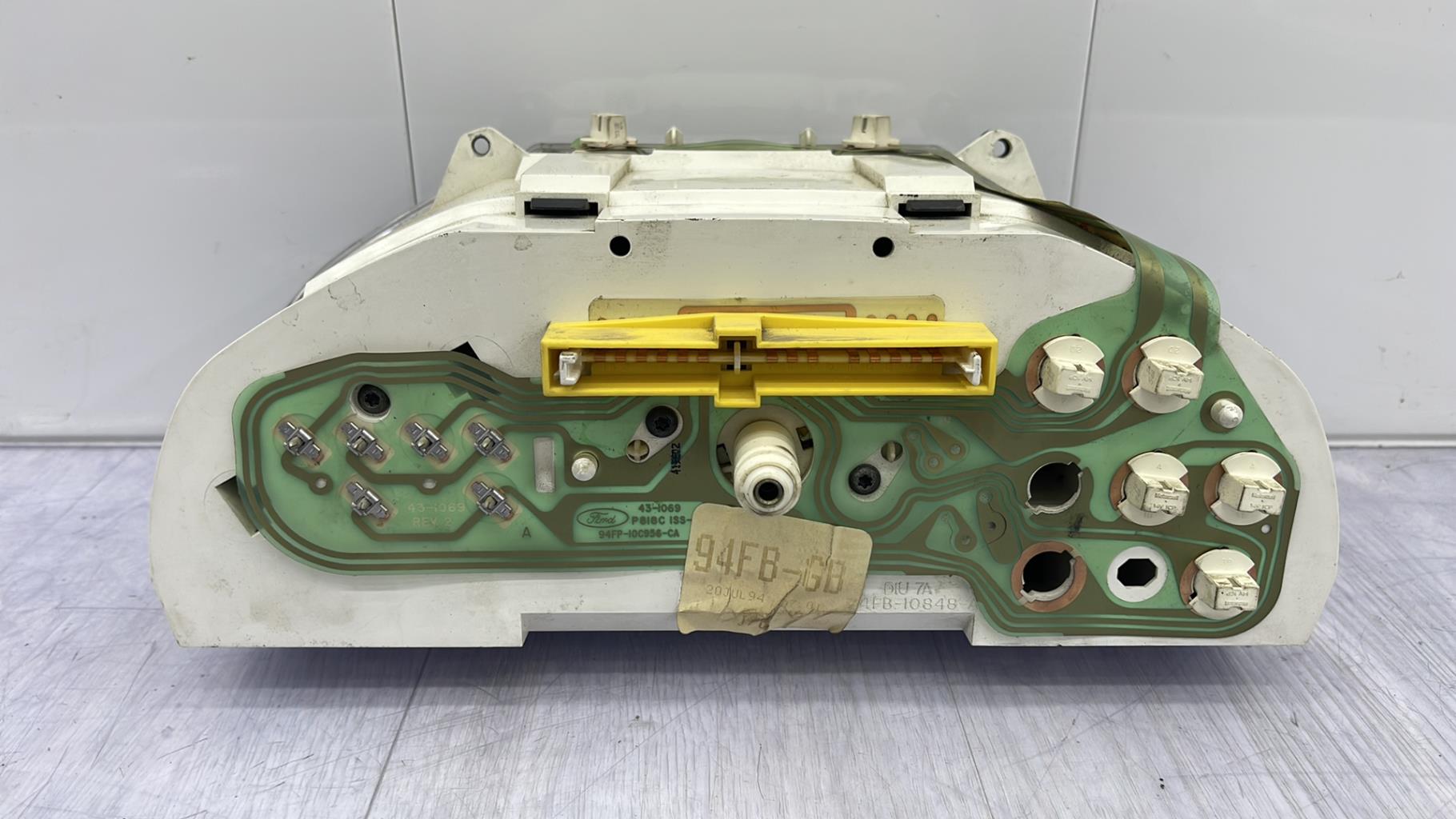 Compteur FORD FIESTA 3 PHASE 2 Essence - 1