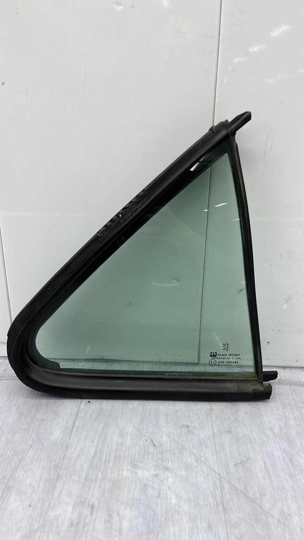 Ventanilla triangular trasera derecha (puerta) PEUGEOT 406 PHASE 1 Diésel - 1
