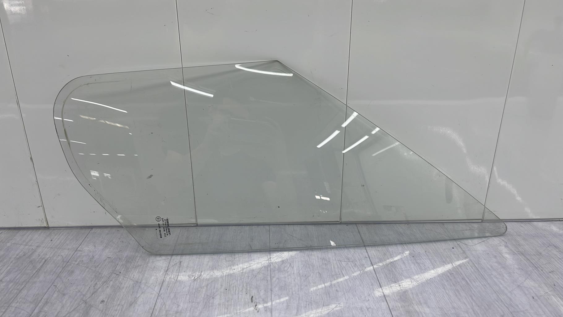 Ventanilla triangular delantera izquierda (puerta) PEUGEOT BOXER 1 Diésel - 1