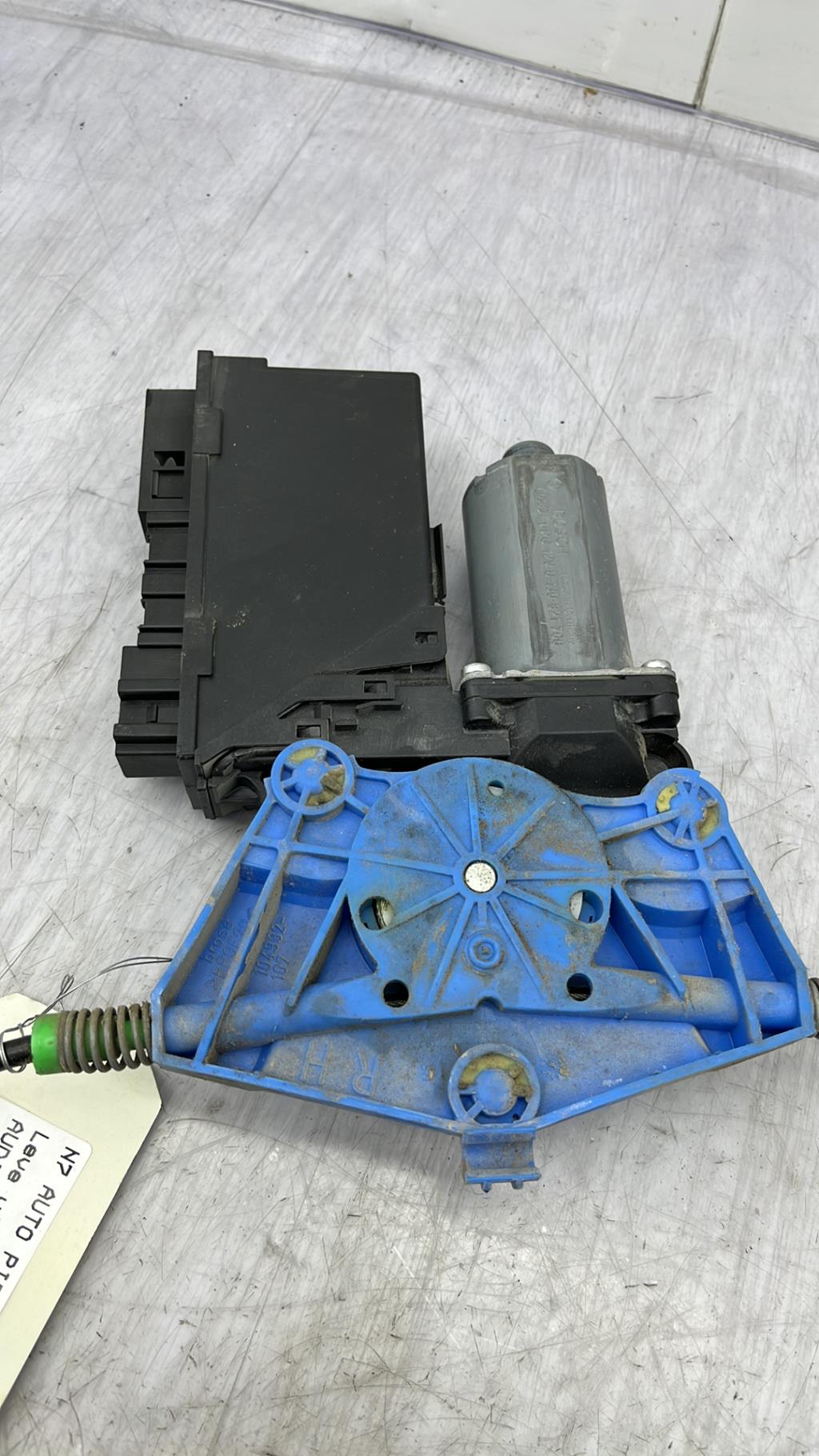 Alzacristalli elettrico posteriore destro AUDI A4 2 AVANT PHASE 2 BREAK Diésel - 1