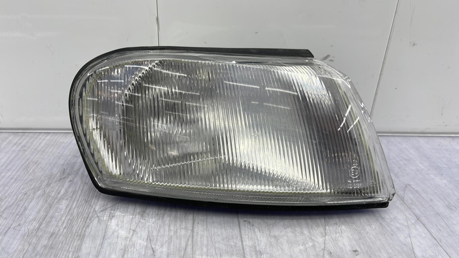 Gruppo ottico anteriore secondario destro (luci)(freccia) OPEL VECTRA A PHASE 1 Gasolina - 1