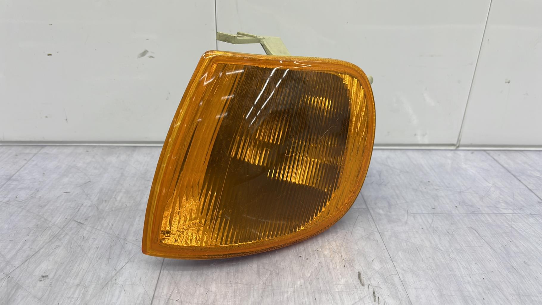 Gruppo ottico anteriore secondario sinistro (luci)(freccia) VOLKSWAGEN POLO 3 PHASE 1 Gasolina - 1