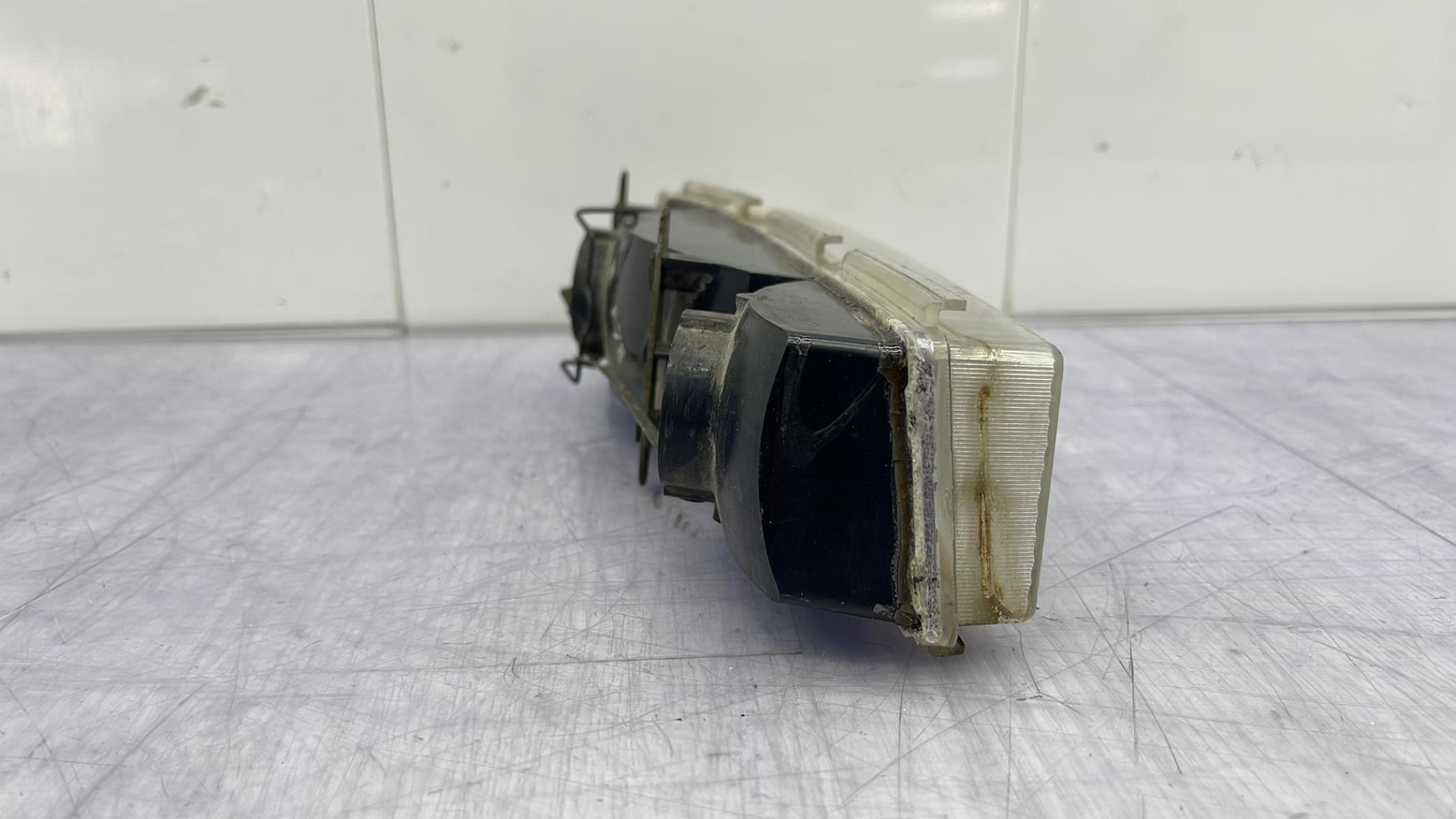 Gruppo ottico anteriore secondario sinistro (luci)(freccia) CITROEN AMI8 BREAK Gasolina - 1