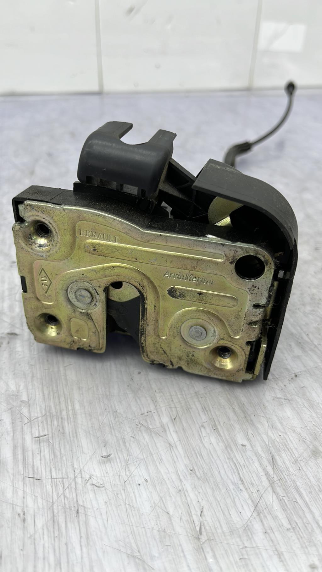 Serrure avant gauche RENAULT CLIO 2 PHASE 2 Diesel - 1
