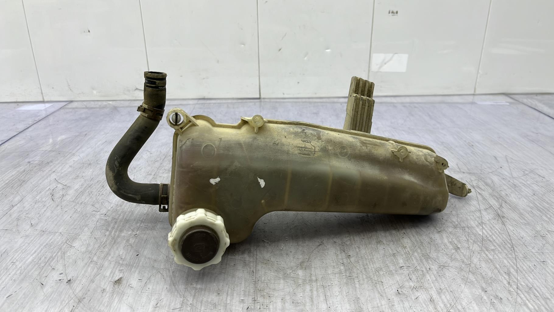 Vase d'expansion RENAULT CLIO 2 PHASE 1 Essence - 1