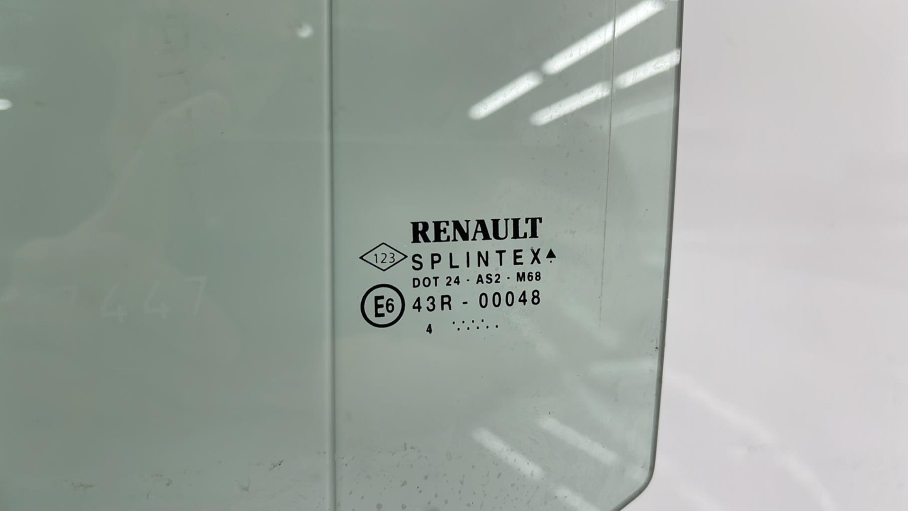 Vetro posteriore sinistro RENAULT CLIO 2 PHASE 2 Diésel - 1