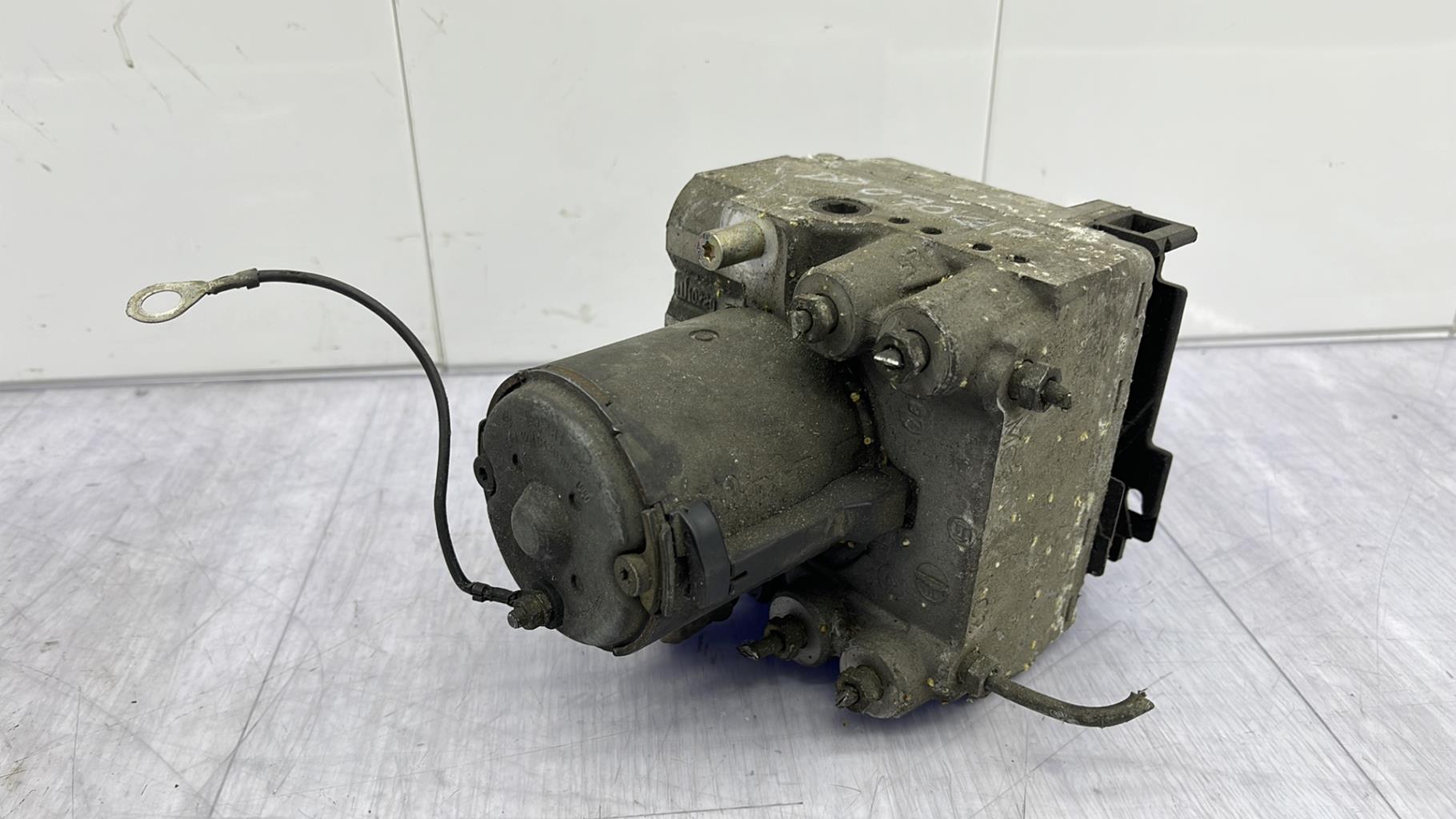 Blocco ABS (antibloccaggio freni) VOLVO V 40 1 PHASE 1 BREAK Gasolina - 1