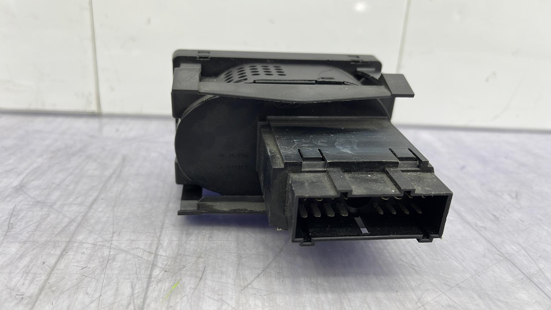 Commande de phare FORD FIESTA 5 PHASE 2 Diesel - 1