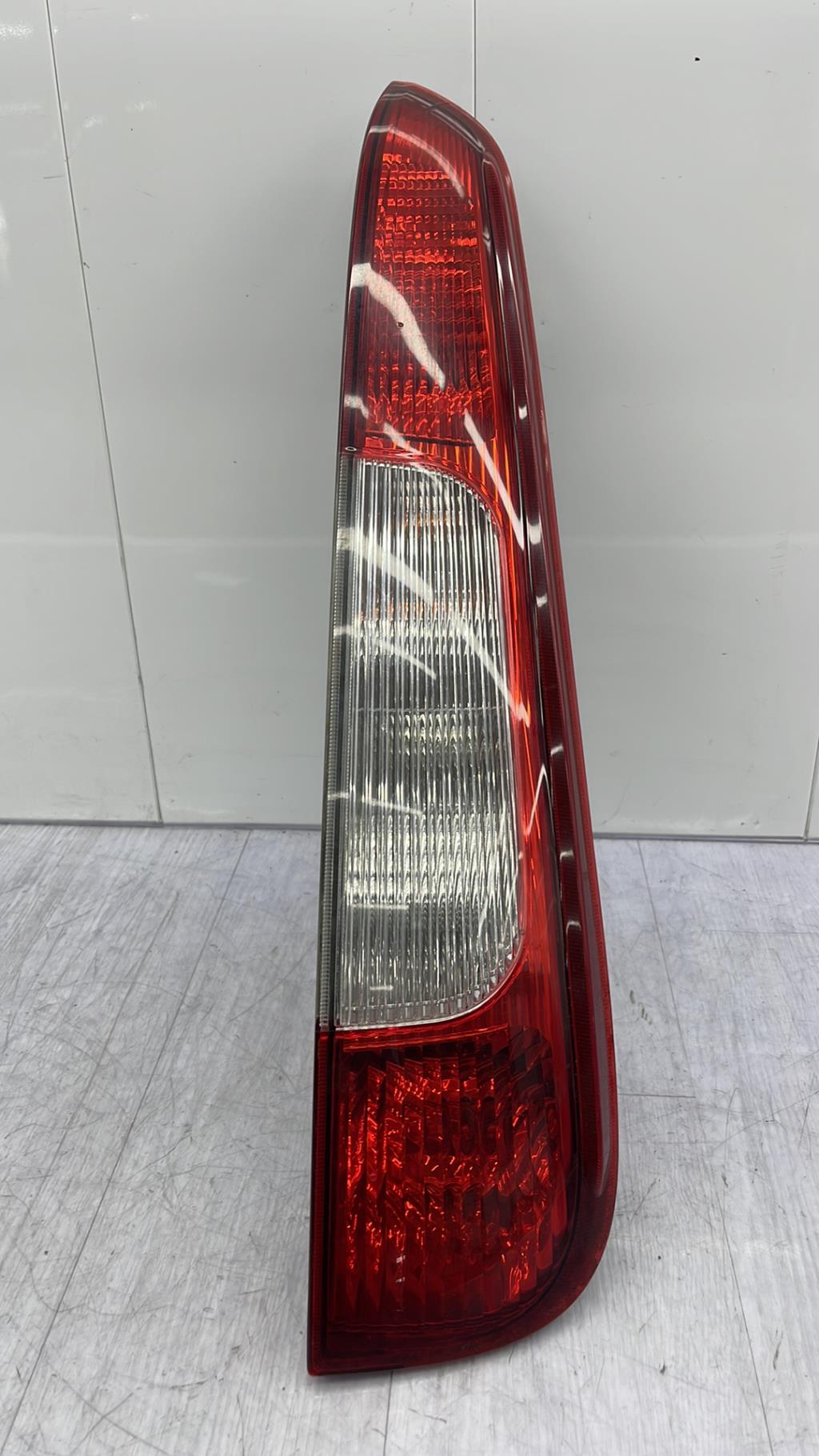 Fanale posteriore principale destro (luci) FORD C-MAX 1 PHASE 1 Diésel - 1